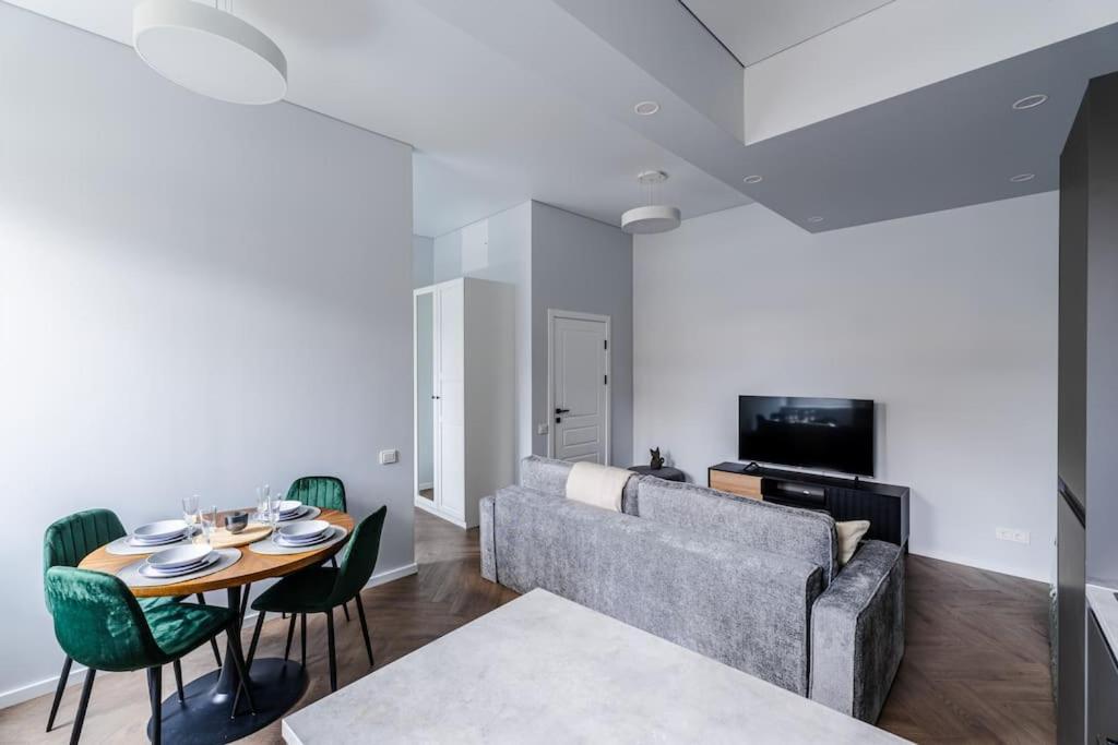 Modern Flat In Old Town Kaunas - Free Parking & Self Check-In Ngoại thất bức ảnh