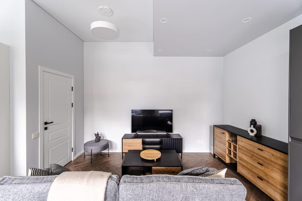 Modern Flat In Old Town Kaunas - Free Parking & Self Check-In Ngoại thất bức ảnh